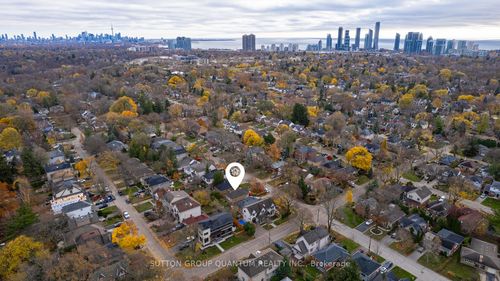 26 Reid Manor, Etobicoke, ON, M8Y2H7 | Card Image