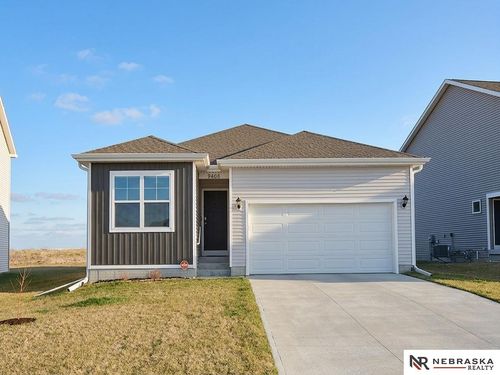 9408 Reynolds St, Omaha, NE, 68122-1340 | Card Image