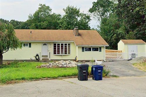 208 Negansett Ave, Warwick, RI, 02888-3425 | Card Image