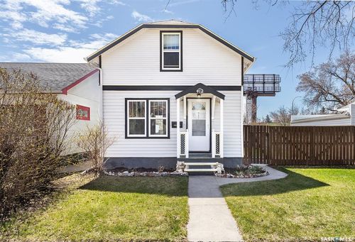 412 Taylor St W, Saskatoon, SK, S7M0C8 | Card Image