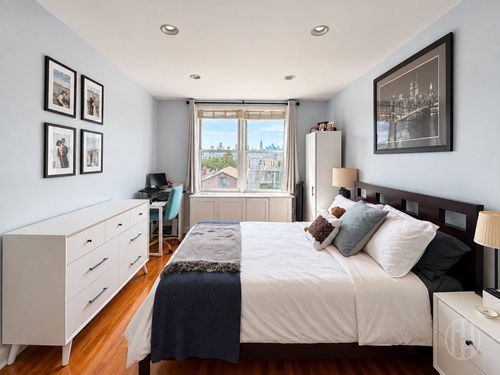 4d-50-15 39th St, Sunnyside, NY, 11104-4505 | Card Image