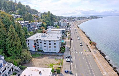 205-2104 Alki Ave Sw, Seattle, WA, 98116-1802 | Card Image