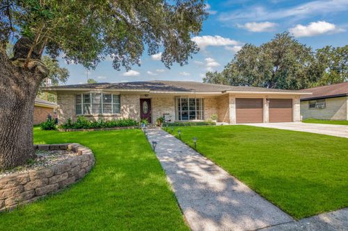 2202 Eaves Dr, Baytown, TX, 77520-3510 | Card Image