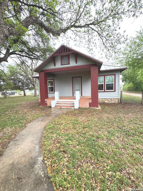 265 County Road 5227, Hondo, TX, 78861-5461 | Card Image