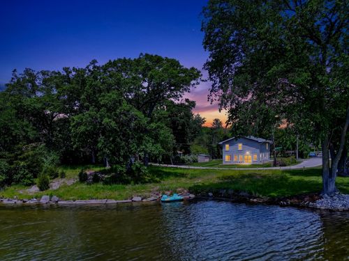 172 E Lakeview Ave, Round Lake Beach, IL, 60073-2797 | Card Image