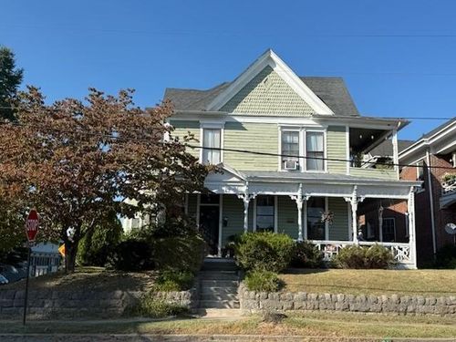 379 Walnut Ave Sw, Roanoke, VA, 24016-4620 | Card Image