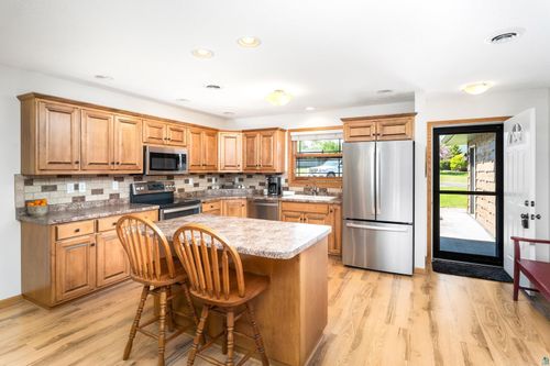 3935 Fountain Gate Dr N, Duluth, MN, 55811-5444 | Card Image
