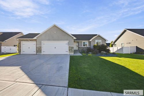5904 Lochsa St, Idaho Falls, ID, 83404-7977 | Card Image
