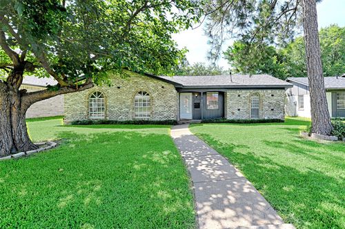 810 Waikiki Dr, Garland, TX, 75043-2621 | Card Image