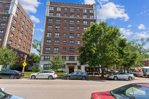 b-4501 Maryland Ave, Saint Louis, MO, 63108-1998 | Card Image