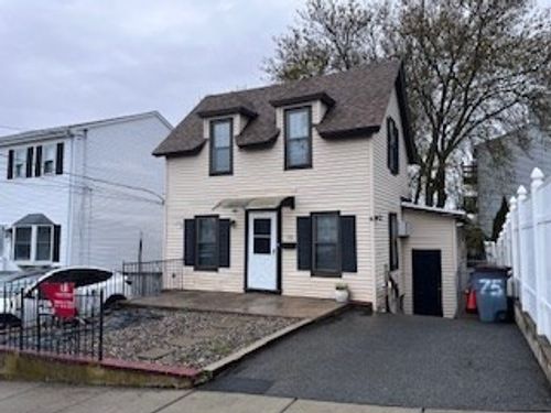 75 Summer St, Revere, MA, 02151-4257 | Card Image