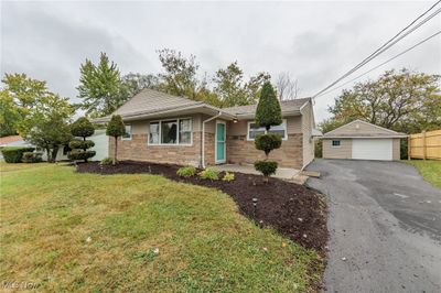 41 Fincastle Lane, House other with 3 bedrooms, 1 bathrooms and null parking in Youngstown OH | Image 1