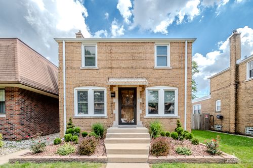 9413 S Sacramento Ave, Evergreen Park, IL, 60805-2429 | Card Image