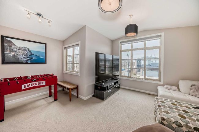 3 Aspen Summit View Sw, Home with 3 bedrooms, 2 bathrooms and 4 parking in Calgary AB | Image 31