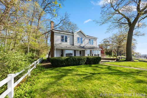 786 N Shore Drive, Park Township, MI, 49424 | Card Image