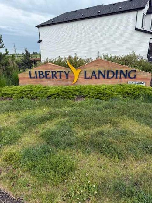 7 Memorial Parkway, Rural Red Deer County, AB, T4E3B7 | Card Image