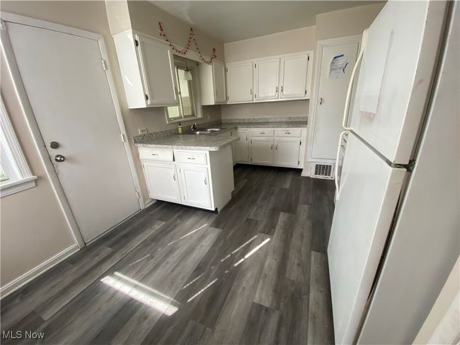 MORE KITCHEN SHOTS | Image 29