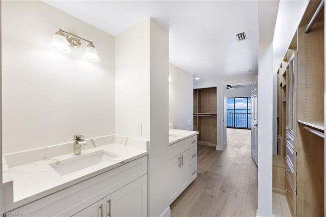New cabinets, quartz, 2 sinks | Image 21
