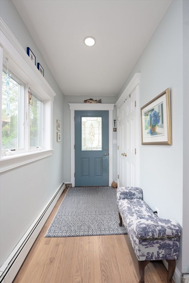 APT-3 - 74 E Main St, House other with 3 bedrooms, 3 bathrooms and 4 parking in Gloucester MA | Image 6