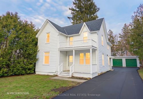 365 Cotter St, Newmarket, ON, L3Y3X9 | Card Image