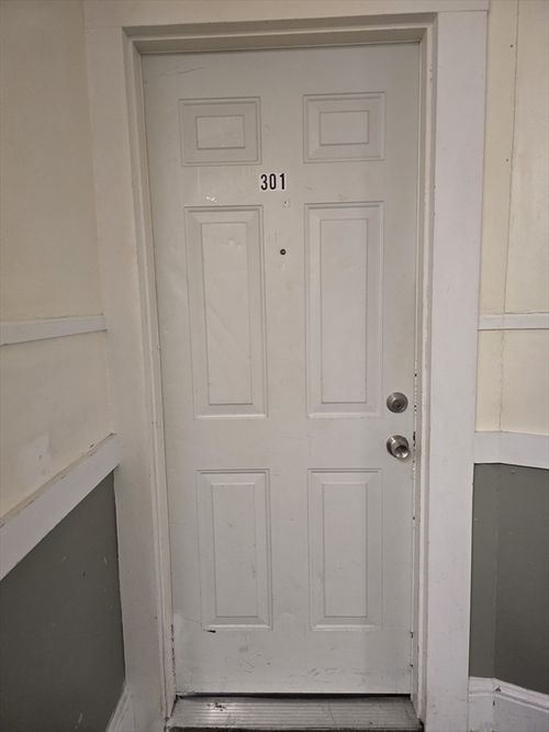 apt-301-604 Essex St, Lynn, MA, 01901-1015 | Card Image