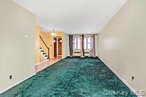 2937 Laconia Ave, Bronx, NY, 10469-1418 | Card Image