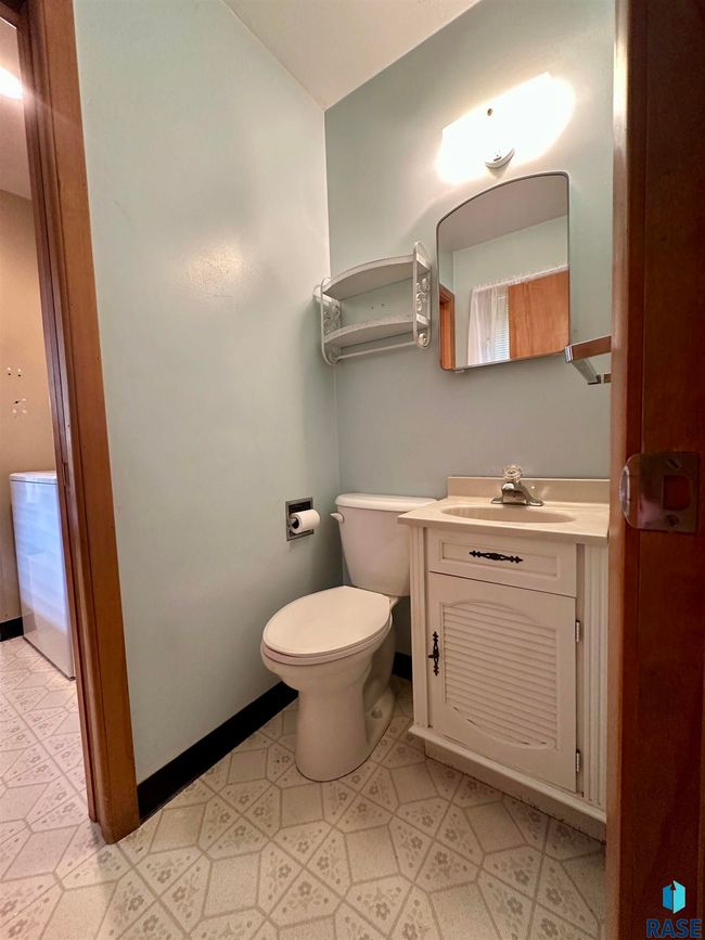 511 W Crawford St, House other with 3 bedrooms, 3 bathrooms and null parking in Luverne MN | Image 13