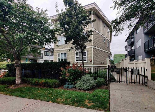 2055 Triumph St, Vancouver, BC, V5L1K7 | Card Image