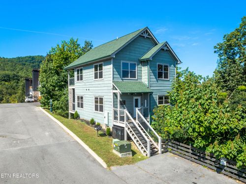 851 Osprey Way, Pigeon Forge, TN, 37863 | Card Image