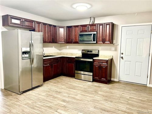 301-108 North St, Middletown, NY, 10940-4936 | Card Image