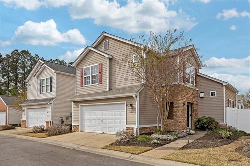 194 W Oaks Pl, Woodstock, GA, 30188-6389 | Card Image