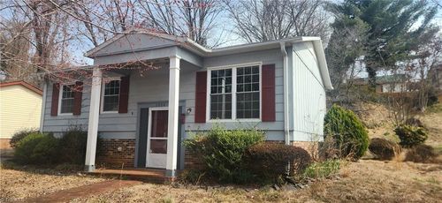 1004 8th St, North Wilkesboro, NC, 28659-3647 | Card Image