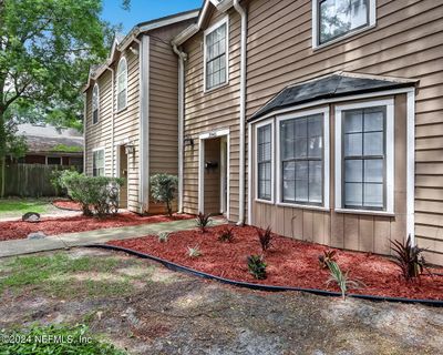 2 - 3945 Oak Street, Townhouse with 3 bedrooms, 2 bathrooms and null parking in Jacksonville FL | Image 1