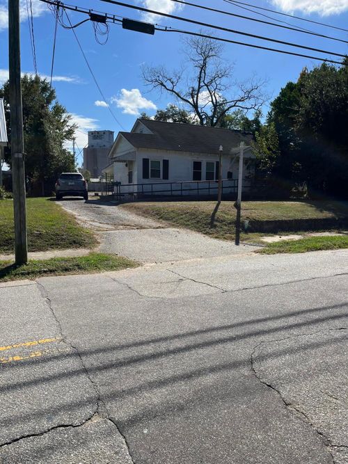 1110 Whitman St, Orangeburg, SC, 29115-6151 | Card Image