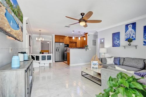 3 Ne 26th St, Wilton Manors, FL, 33305-1027 | Card Image