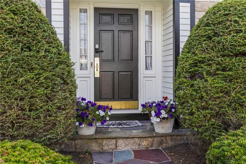 29 Poppy Dr, Cranston, RI, 02920-5912 | Card Image