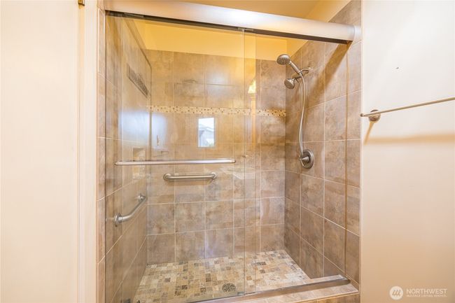 Main shower | Image 16