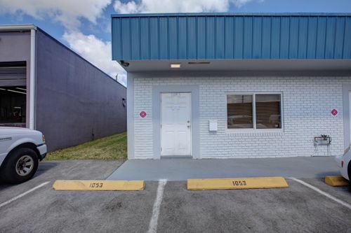 1053 Ne 43rd St, Oakland Park, FL, 33334-3805 | Card Image