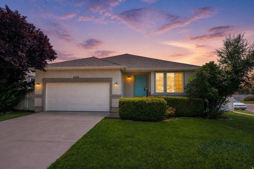1608 St Andrews Dr, Farmington, UT, 84025-2900 | Card Image