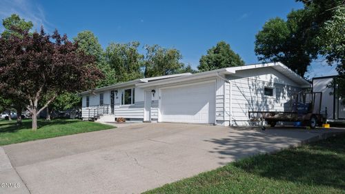 900 10th St Ne, Beulah, ND, 58523-6407 | Card Image