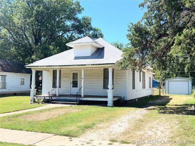 447 N Thompson Street, House other with 2 bedrooms, 2 bathrooms and null parking in Vinita OK | Image 2