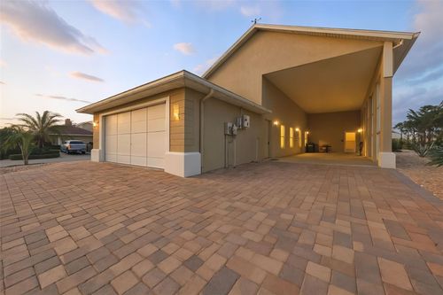 1211 Challenger Ave, DAVENPORT, FL, 33897-6447 | Card Image