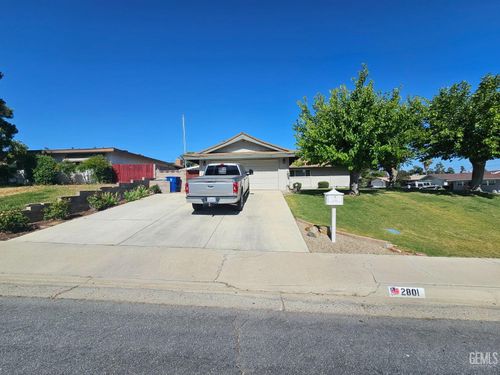2801 Loyola Ct, Bakersfield, CA, 93306 | Card Image