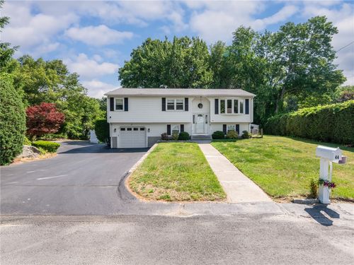 44 Village Ave, Cranston, RI, 02920-4329 | Card Image