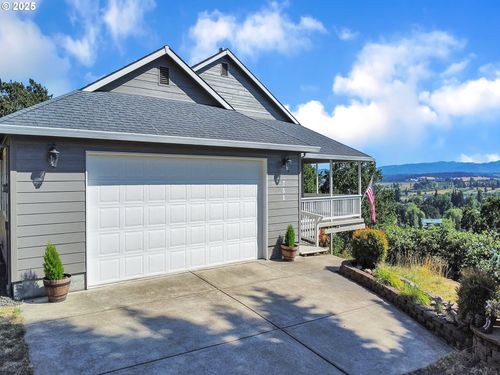 751 Ne Skyline Dr, Sheridan, OR, 97378-1372 | Card Image