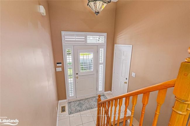 22 Westwind Dr, Condo with 4 bedrooms, 2 bathrooms and 2 parking in Collingwood ON | Image 6
