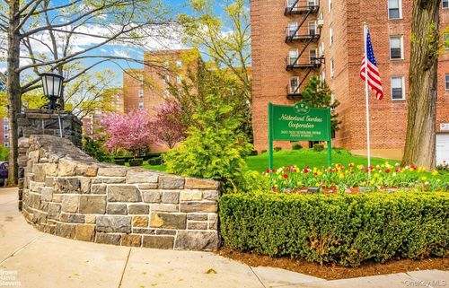 6e-5645 Netherland Avenue, New York, NY, 10463 | Card Image