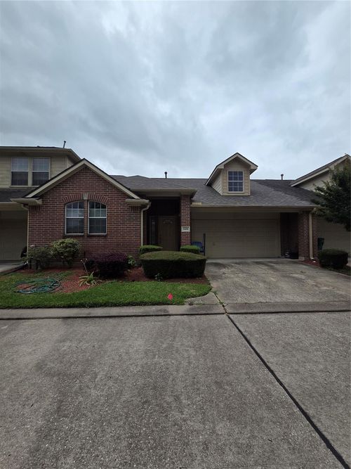 1606 Village Townhome Dr, Pasadena, TX, 77504-3608 | Card Image