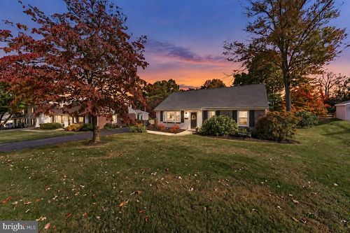 9 Longwood Drive, WAYNE, PA, 19087 | Card Image
