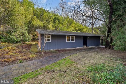 10701 Shelley Ct, GARRETT PARK, MD, 20896-1501 | Card Image